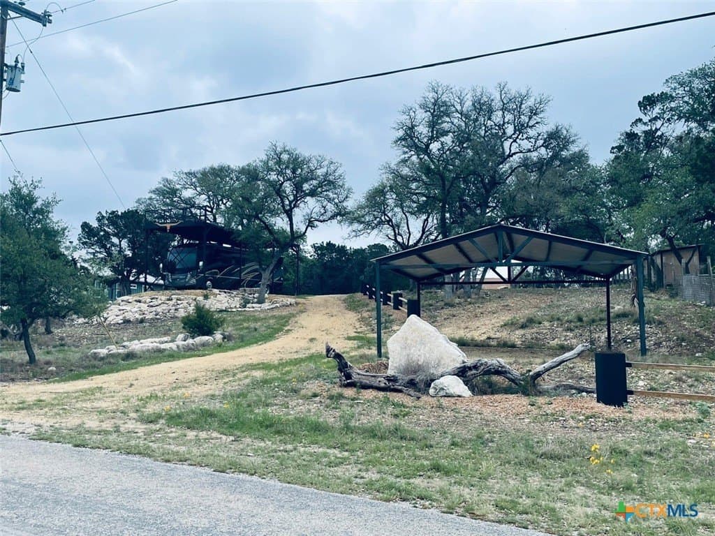0.86 acres in Comal County - photo 20