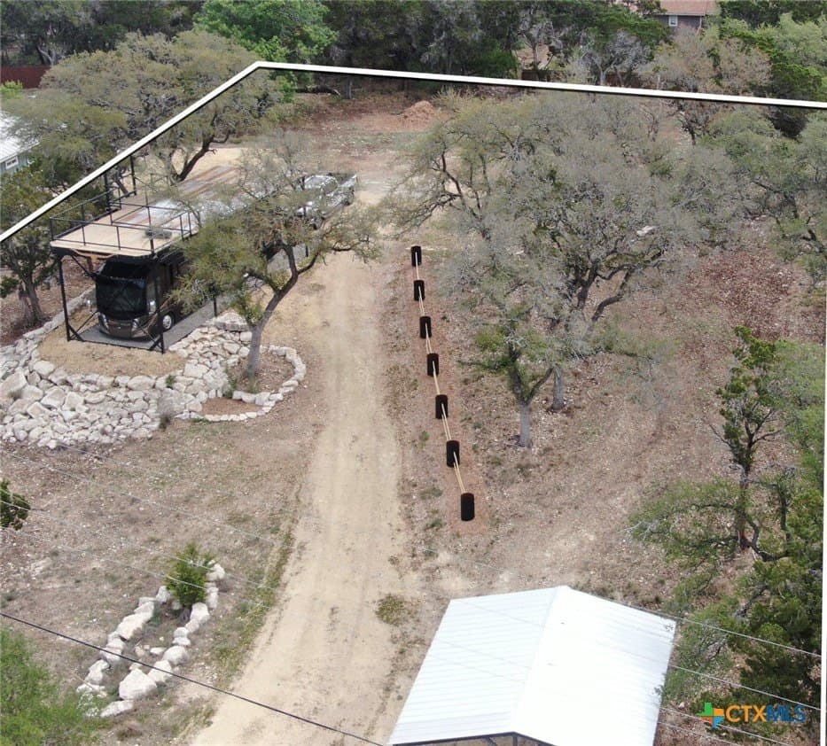 0.86 acres in Comal County - photo 11