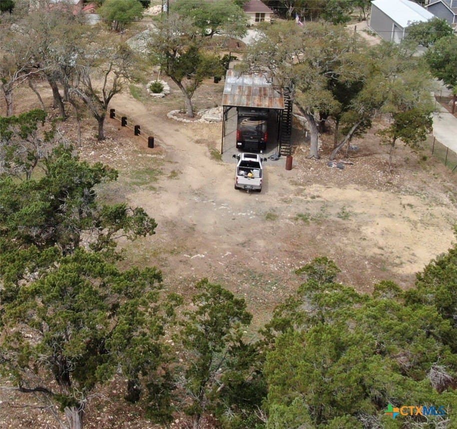 0.86 acres in Comal County - photo 9