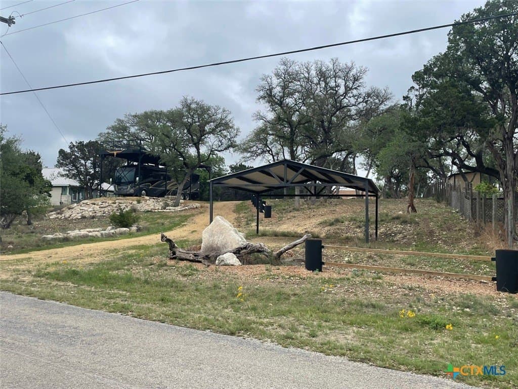 0.86 acres in Comal County - photo 33