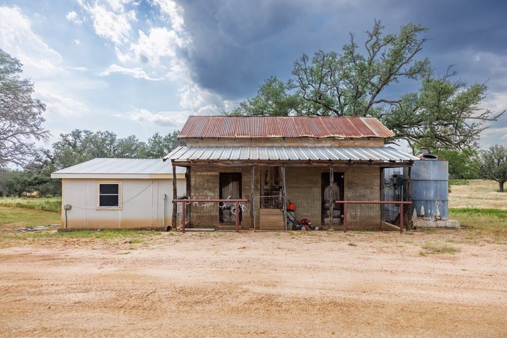 930 acres in Llano County - photo 14