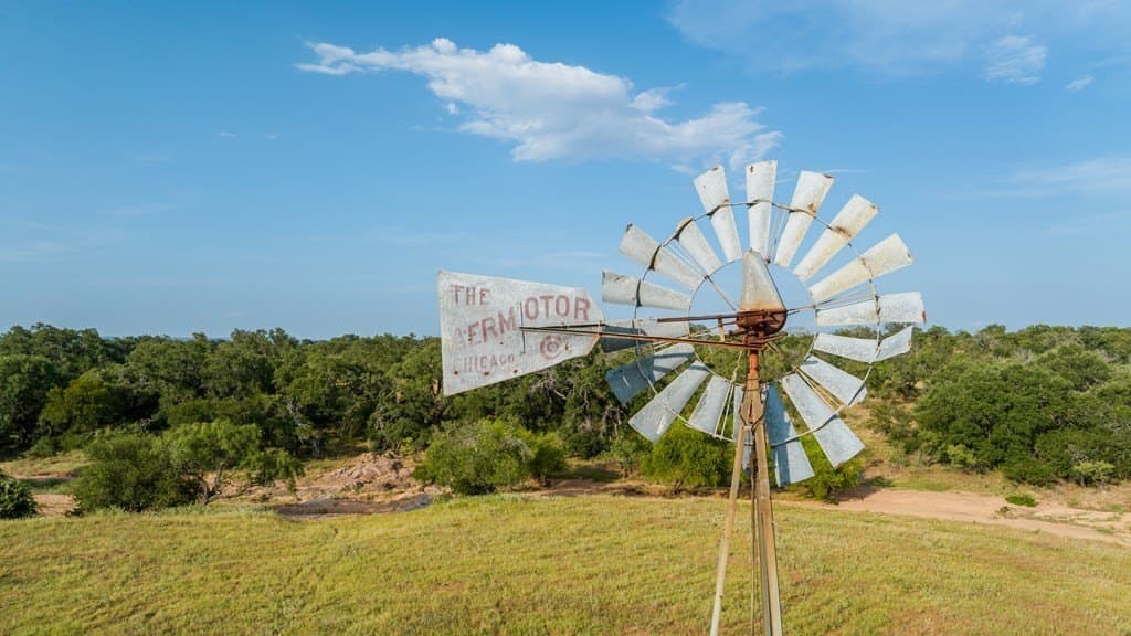930 acres in Llano County - photo 3