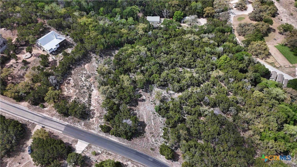 1.7 acres in Comal County gallery image 3