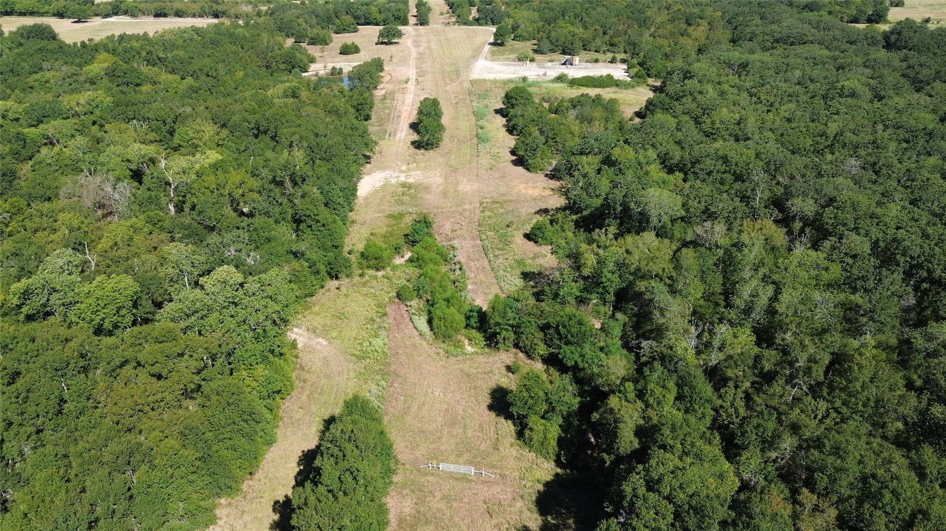 89.96 acres in Freestone County - photo 3