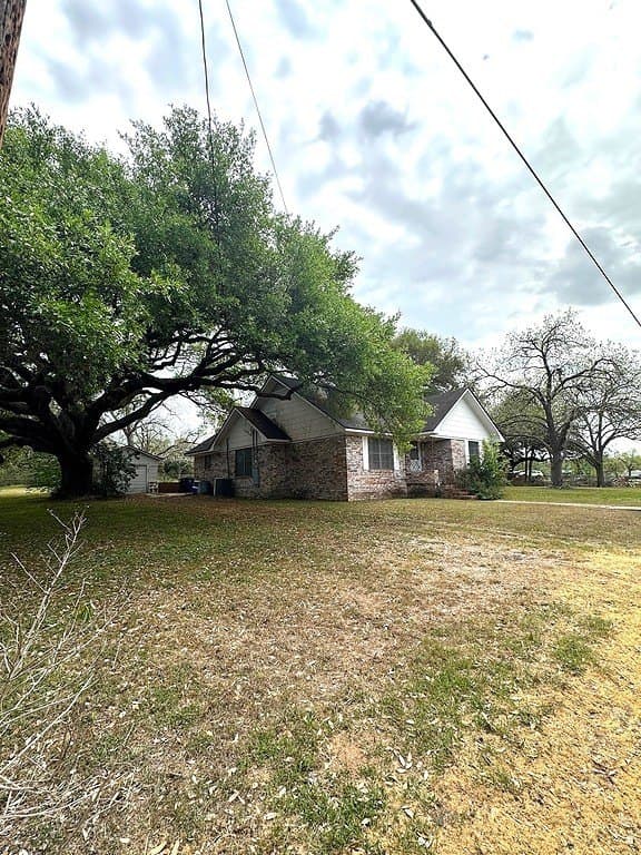 2 acres in Austin County gallery image 3