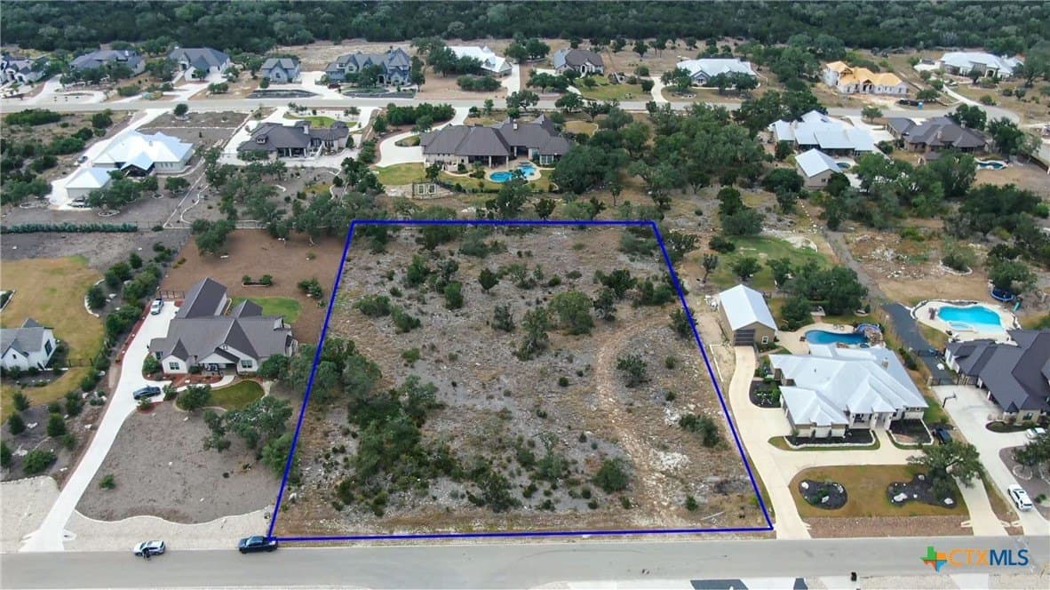 2 acres in Comal County gallery image 4