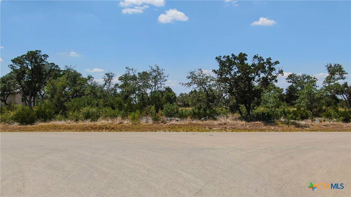 2 acres in Comal County