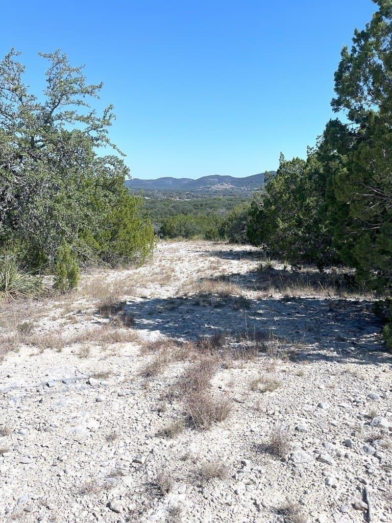 2.72 acres in Real County - photo 2