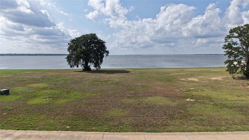 0.32 acres in Henderson County - photo 9