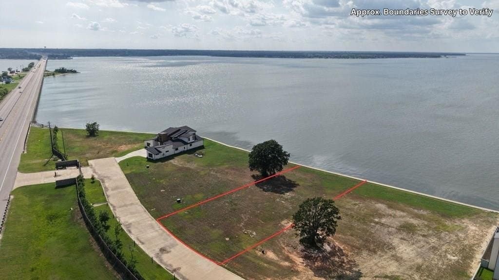 0.32 acres in Henderson County