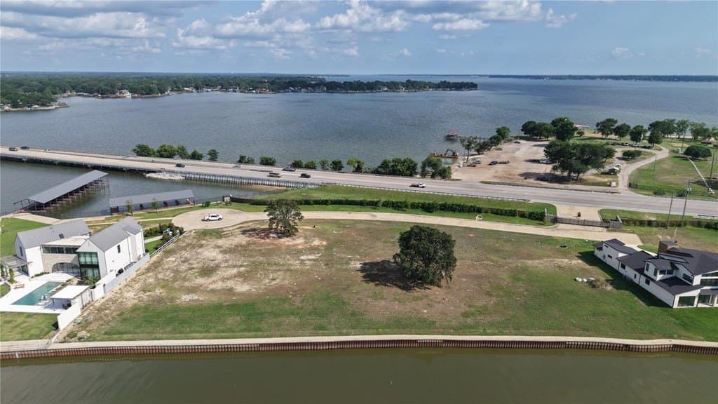0.32 acres in Henderson County - photo 12