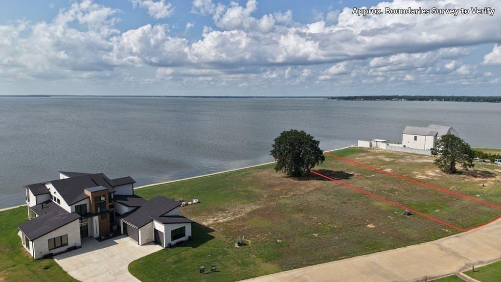 0.32 acres in Henderson County - photo 8