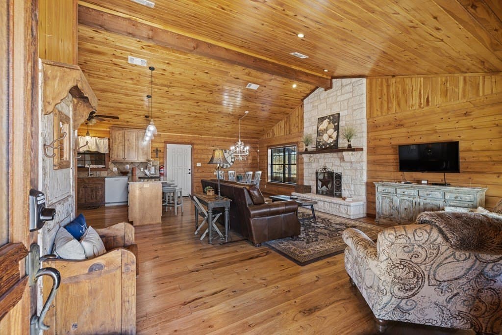 13.86 acres in Gillespie County - photo 8