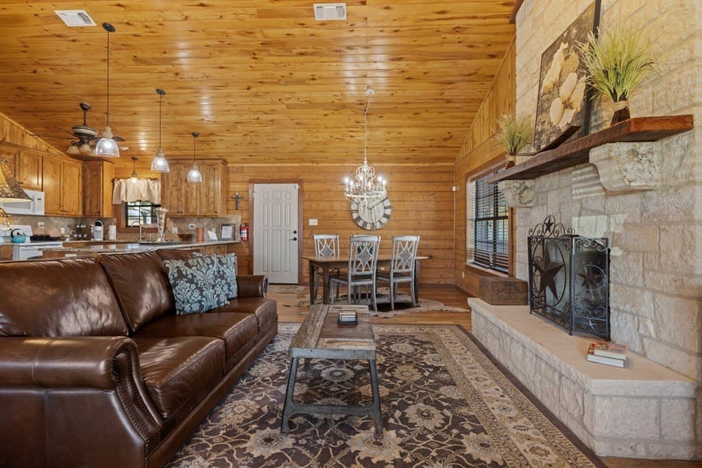 13.86 acres in Gillespie County - photo 10