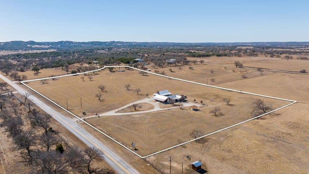 13.86 acres in Gillespie County - photo 5