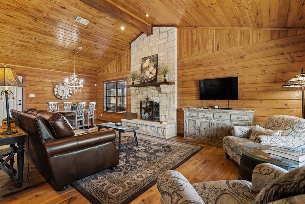 13.86 acres in Gillespie County - photo 9