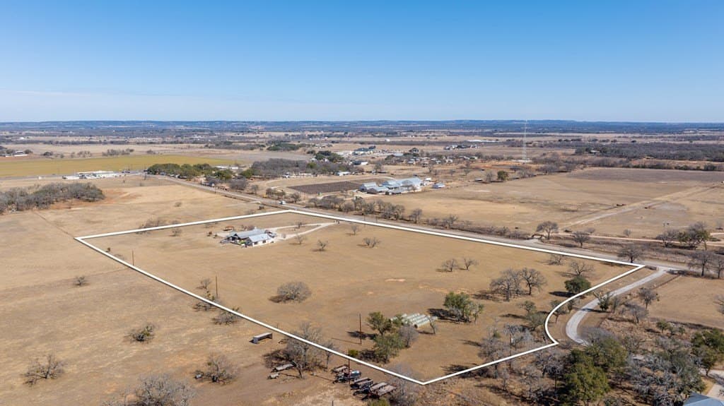 13.86 acres in Gillespie County - photo 3