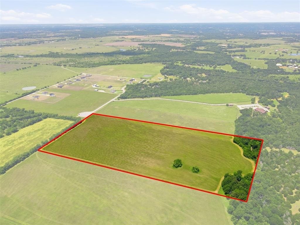 27.09 acres in Johnson County