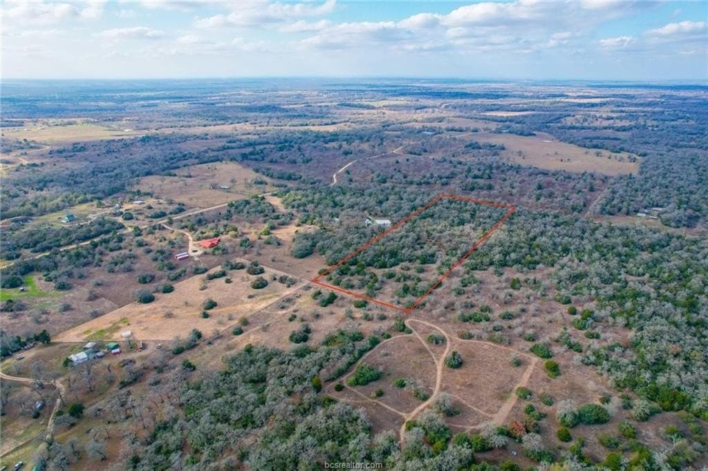 10 acres in Milam County