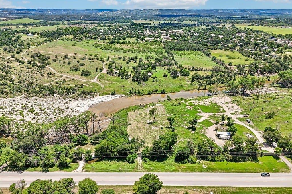 1.98 acres in Kerr County - photo 10