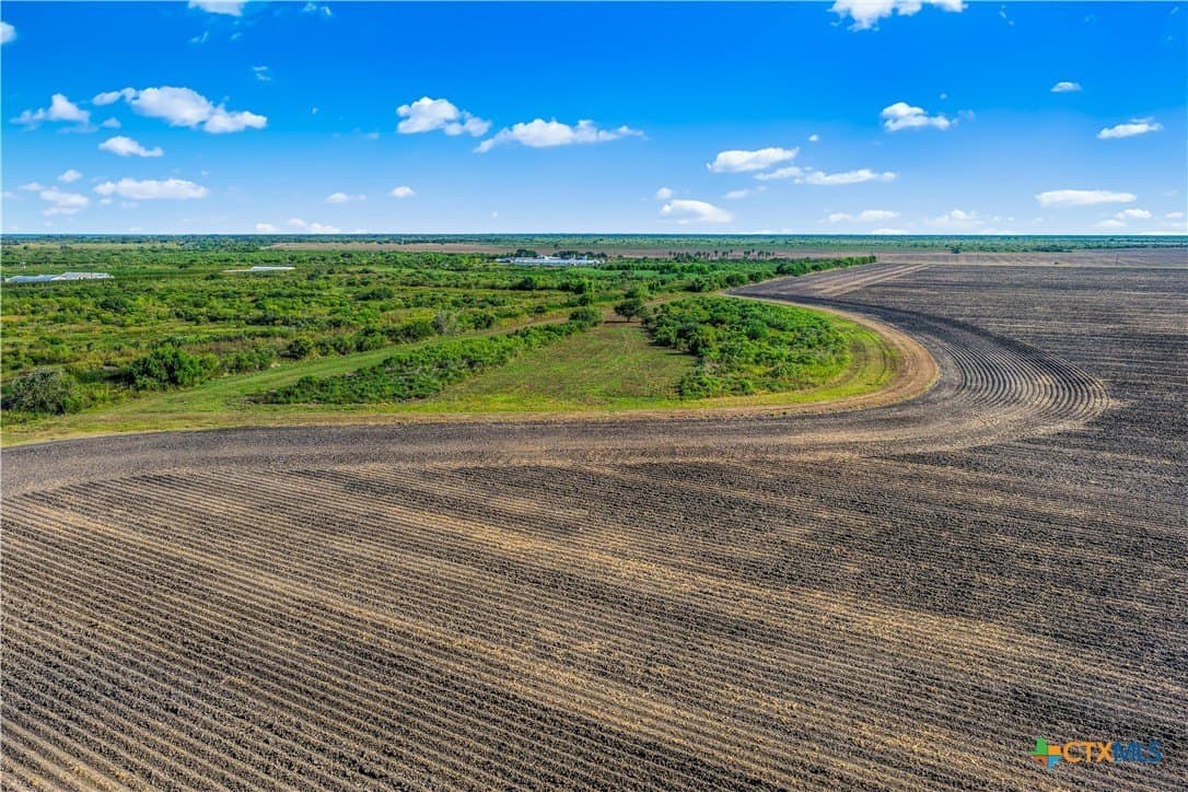 168.53 acres in Refugio County - photo 3