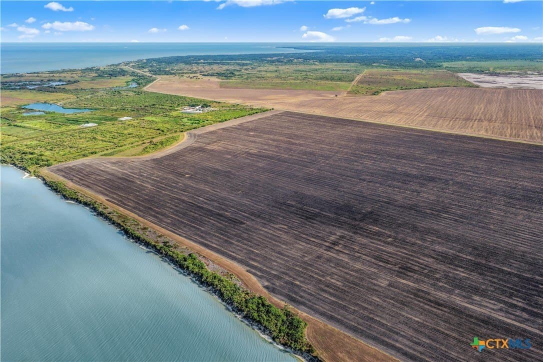 168.53 acres in Refugio County - photo 17