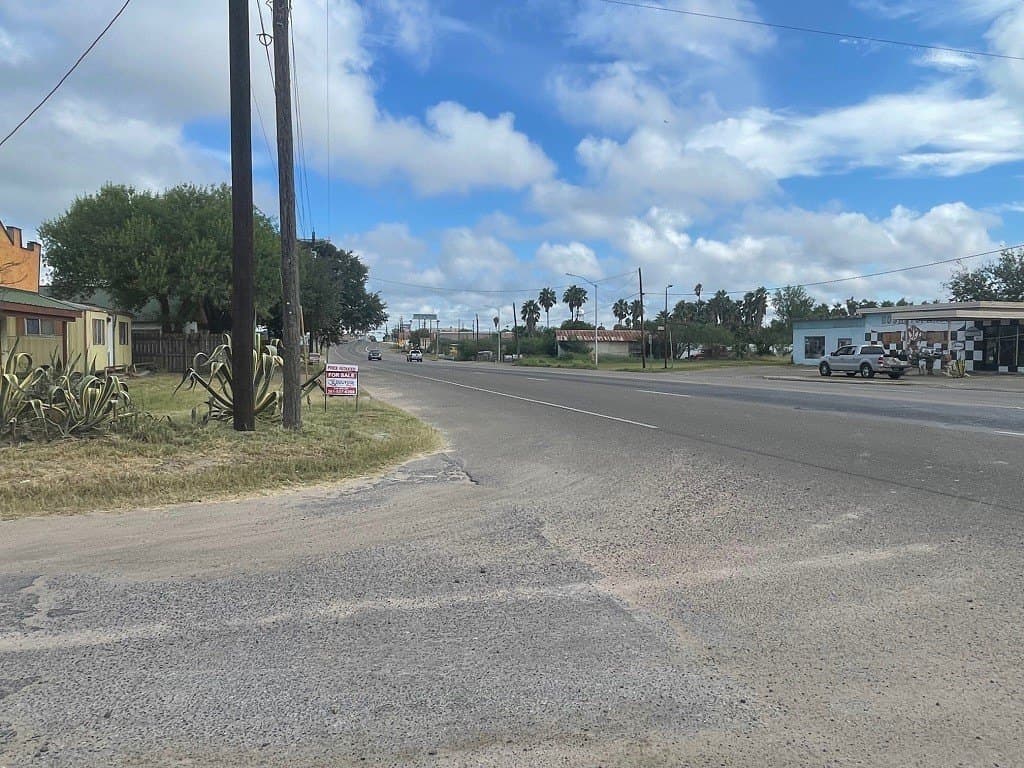 0.69 acres in Jim Hogg County - photo 3