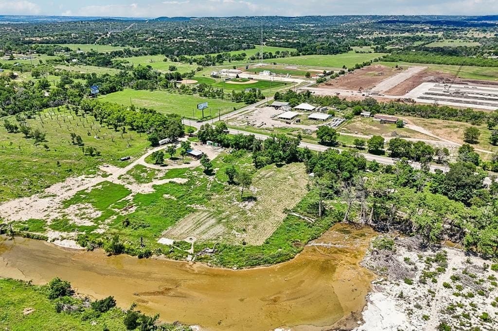 1.98 acres in Kerr County gallery image 2