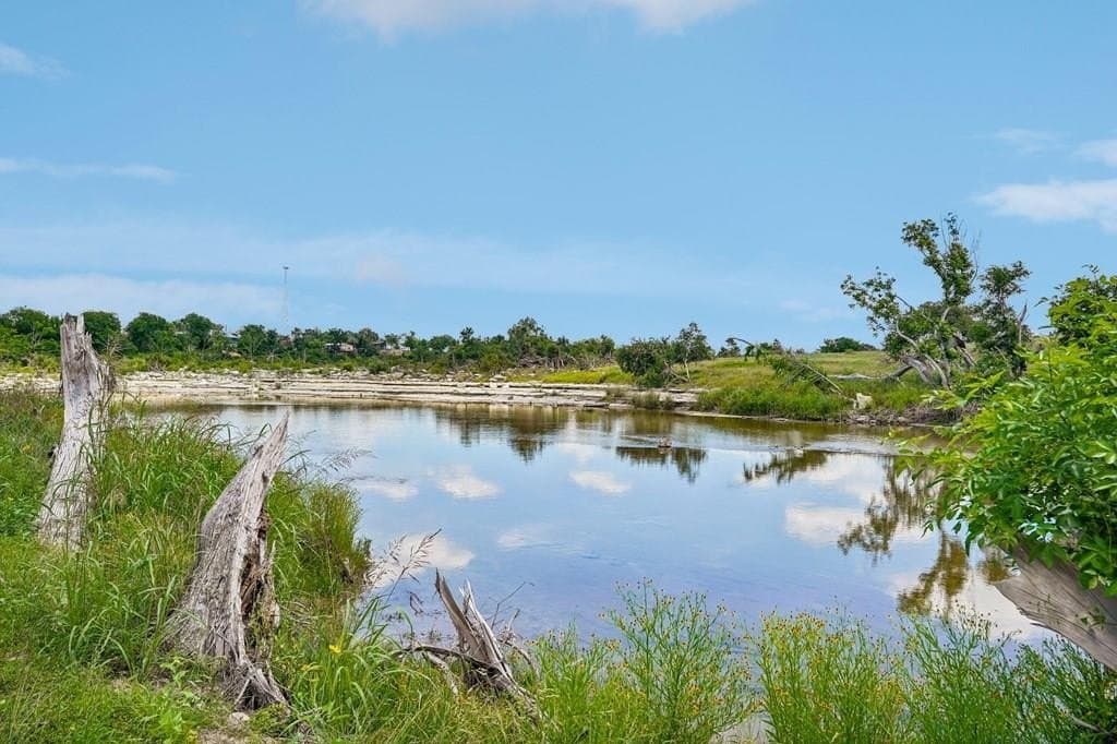 1.98 acres in Kerr County