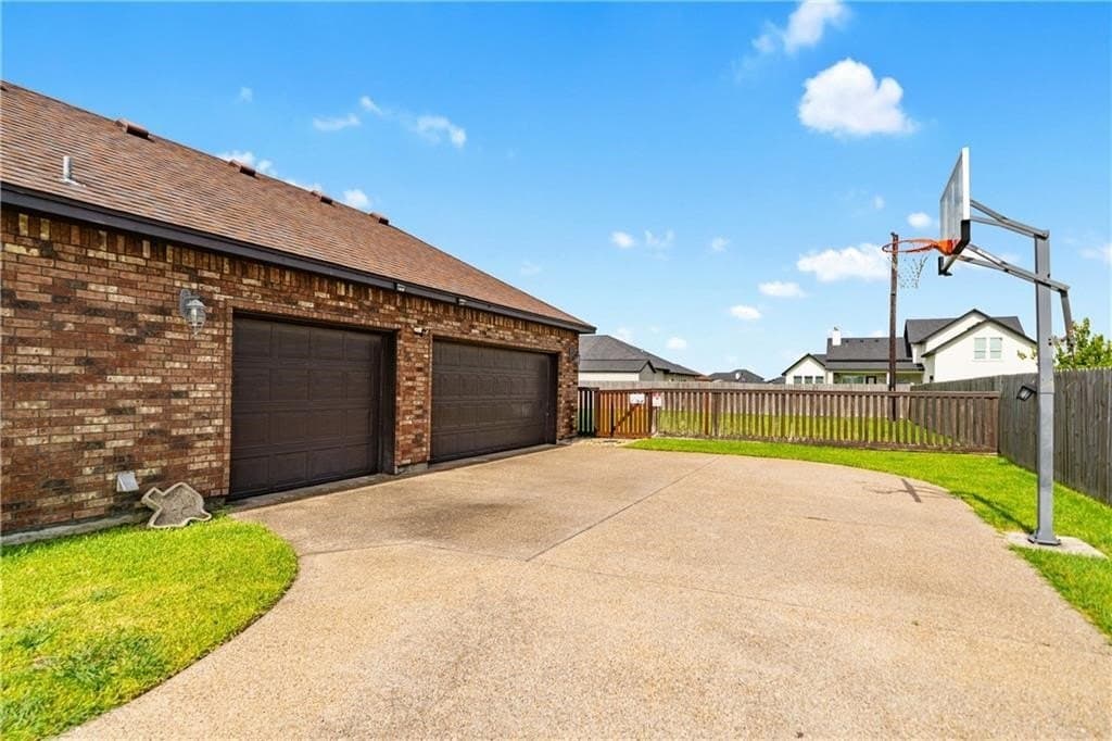 23,244 acres in Nueces County - photo 45