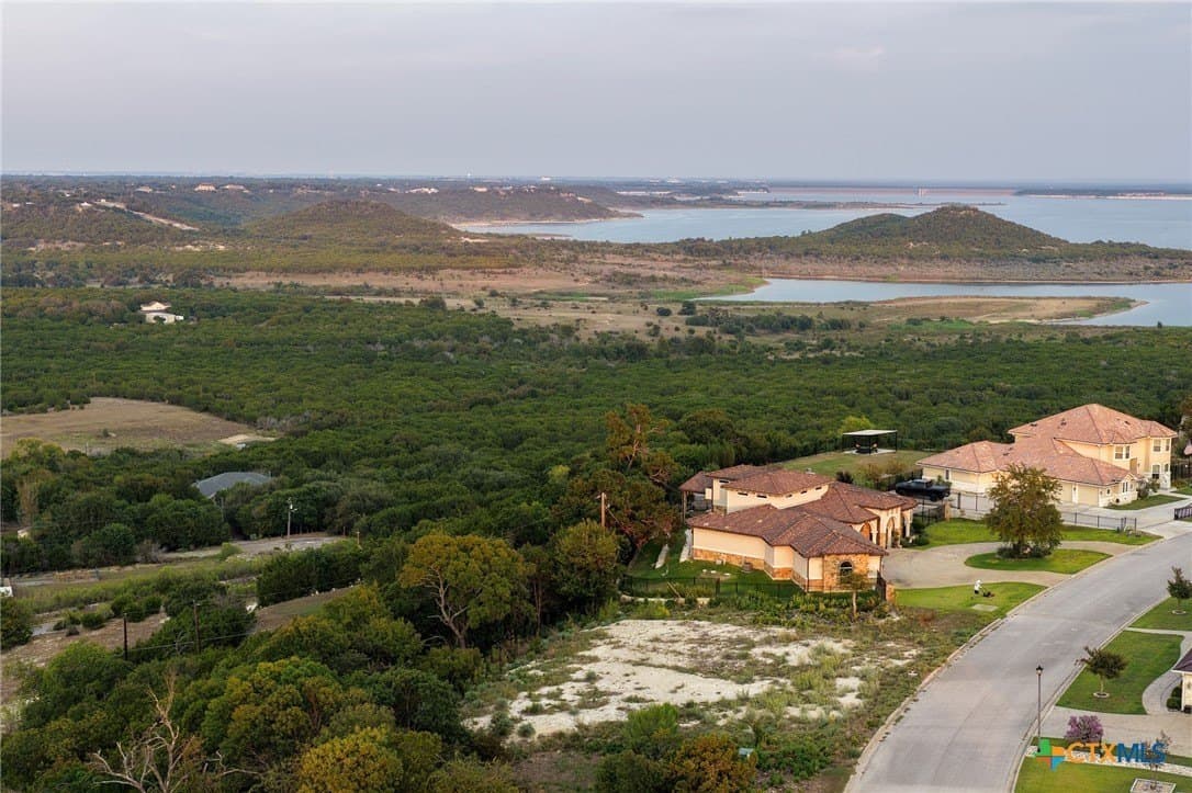 0.85 acres in Bell County - photo 3