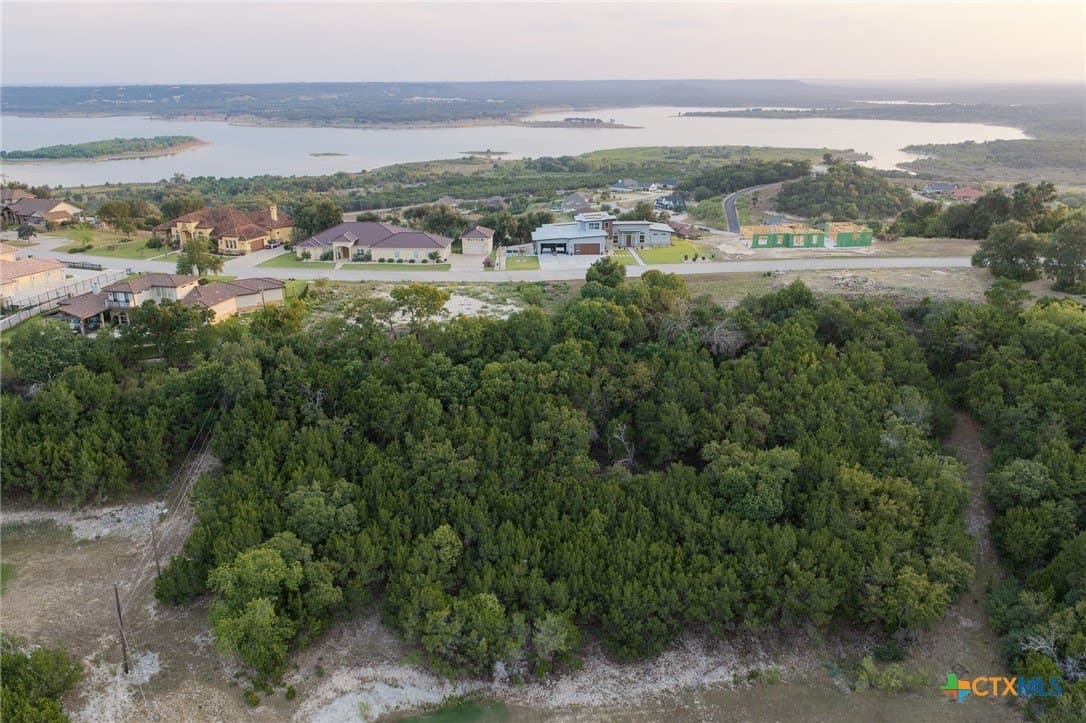 0.85 acres in Bell County - photo 2