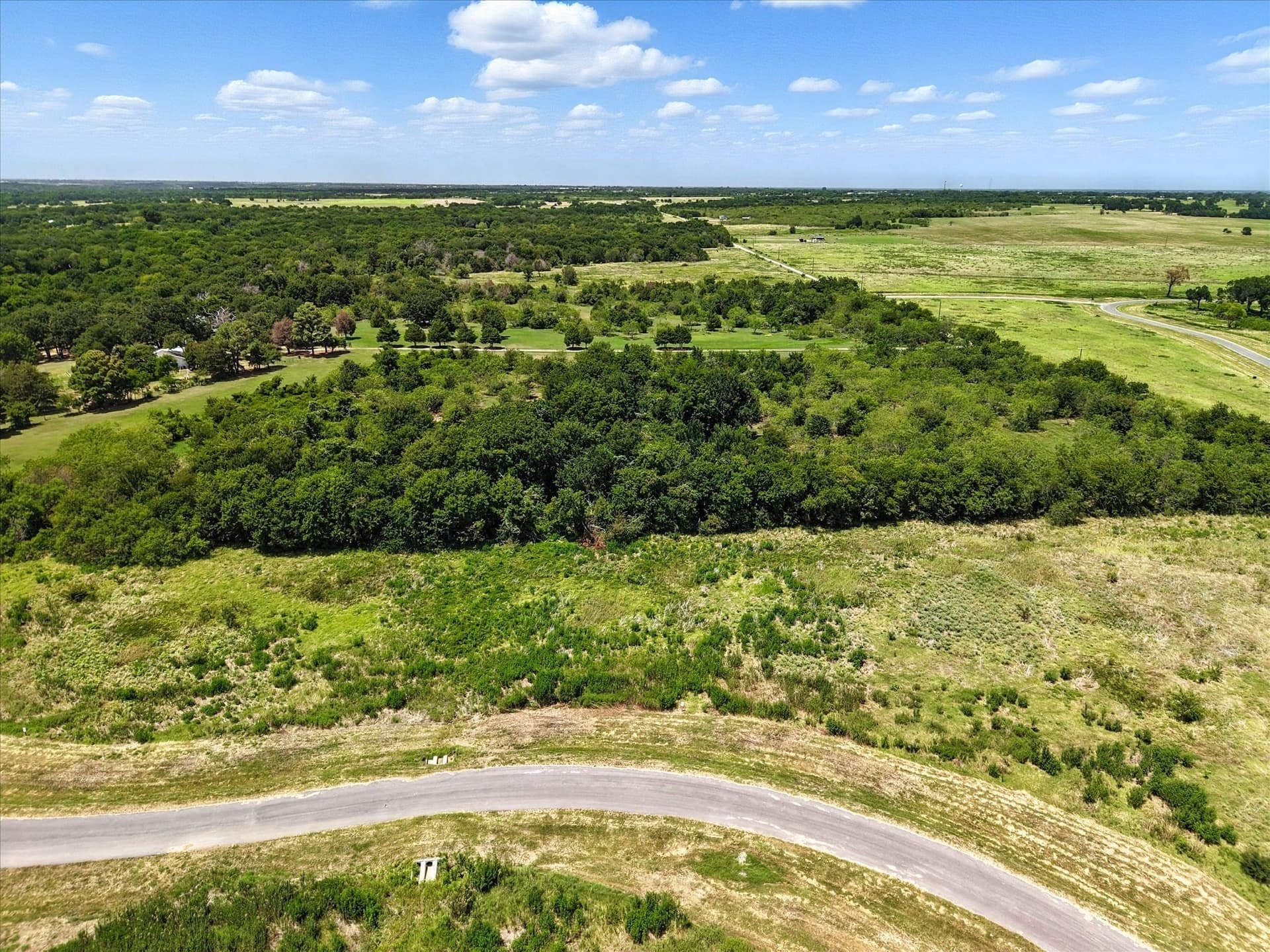 1.05 acres in Navarro County - photo 34
