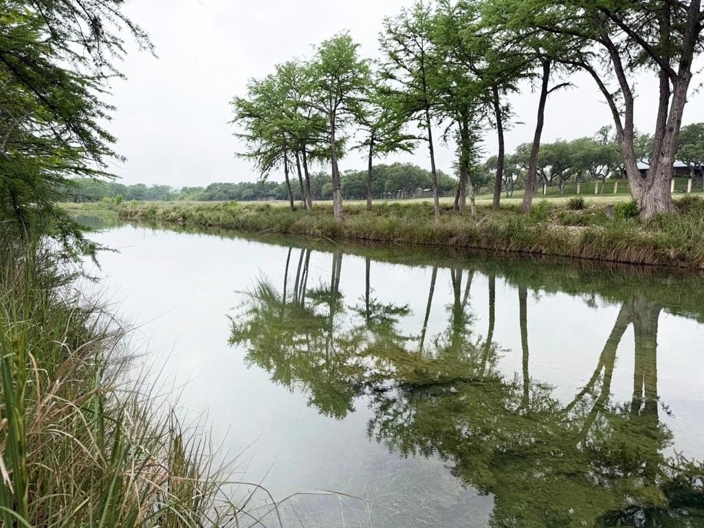 1.58 acres in Real County
