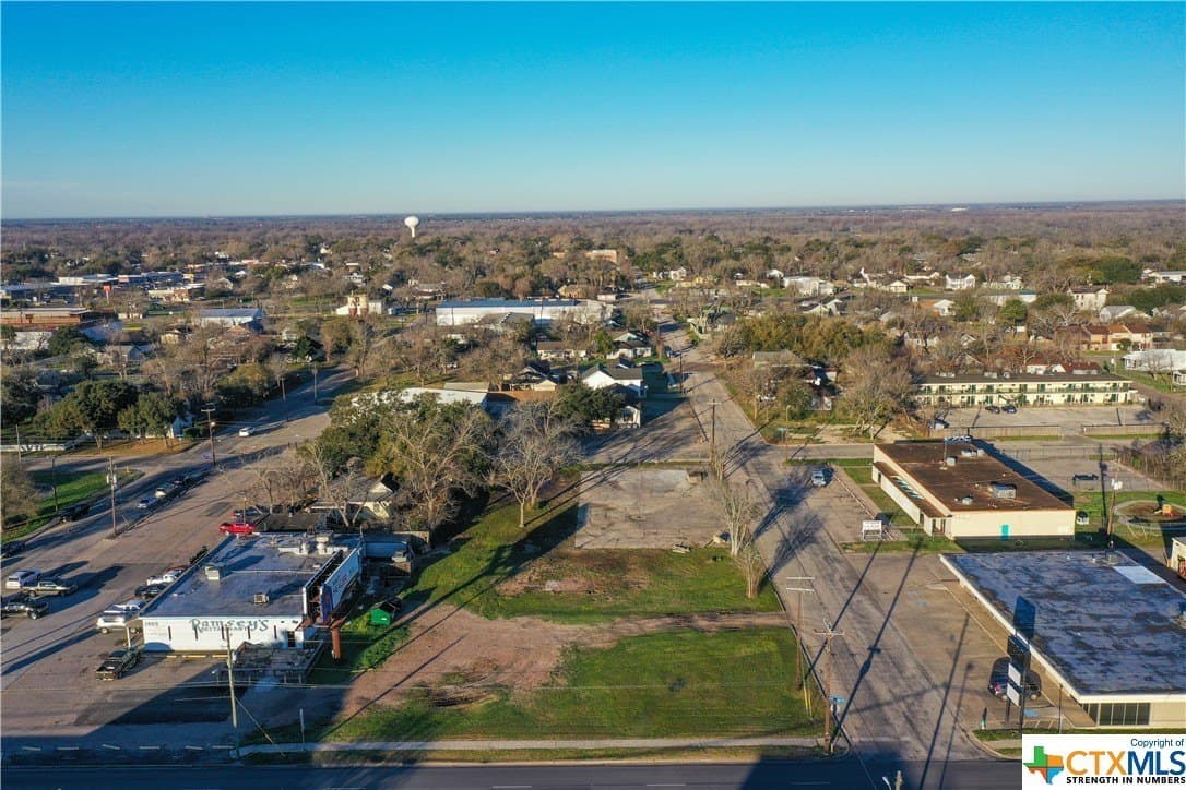 0.89 acres in Victoria County - photo 9