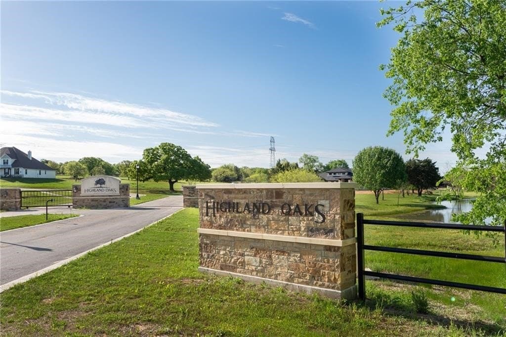 1.25 acres in Johnson County - photo 2