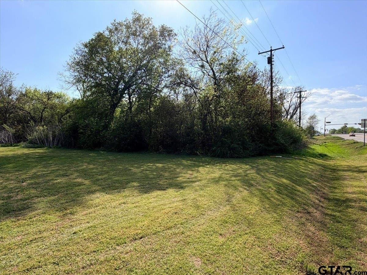 2.03 acres in Smith County gallery image 4