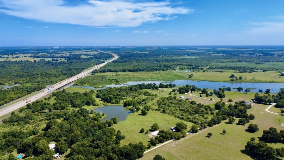 18.95 acres in Navarro County - photo 25
