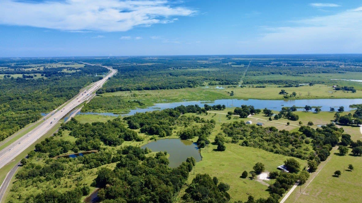 18.95 acres in Navarro County gallery image 3