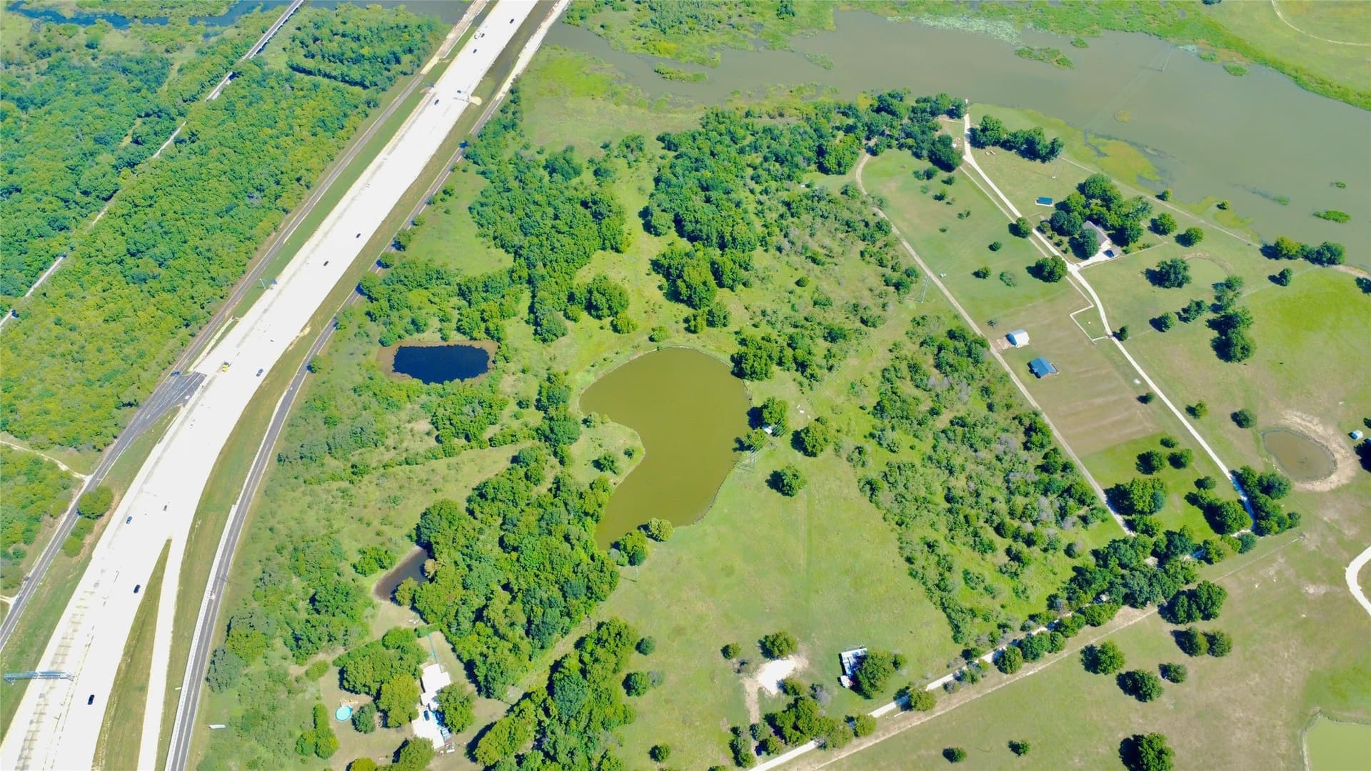18.95 acres in Navarro County - photo 36