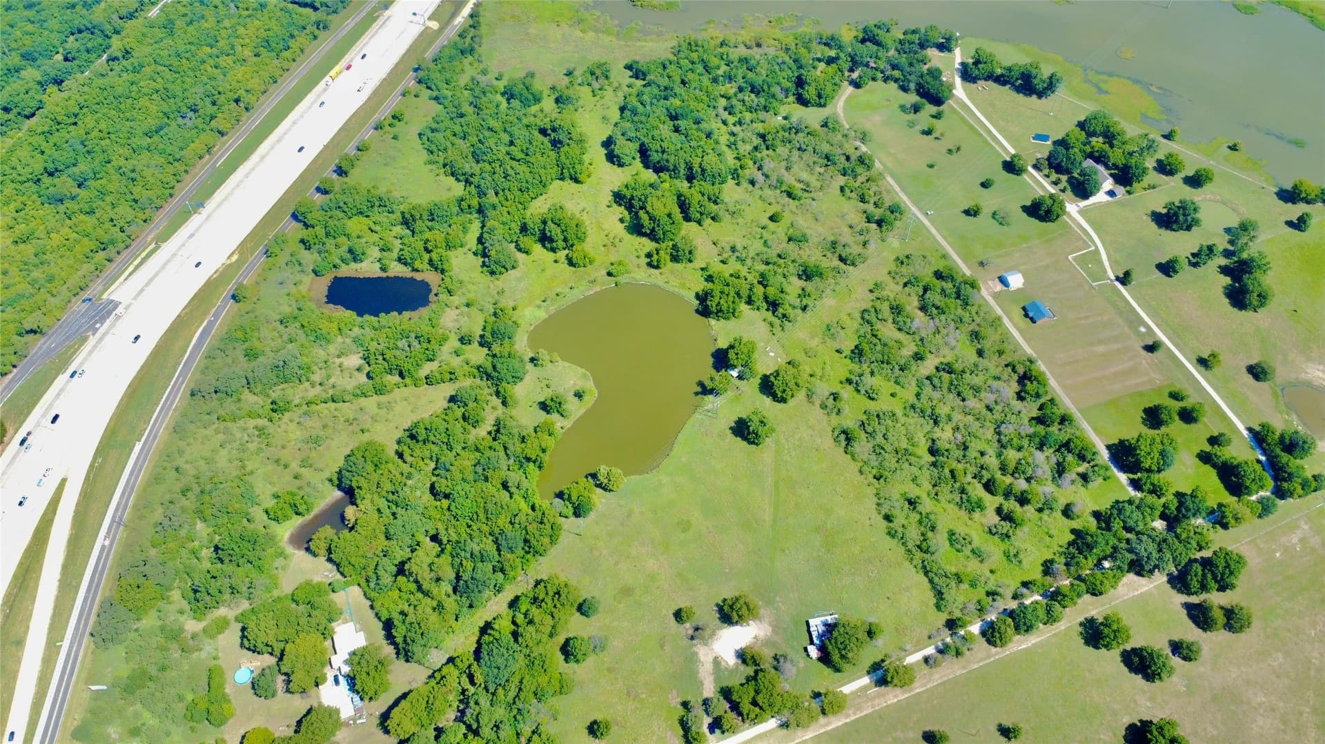 18.95 acres in Navarro County - photo 34
