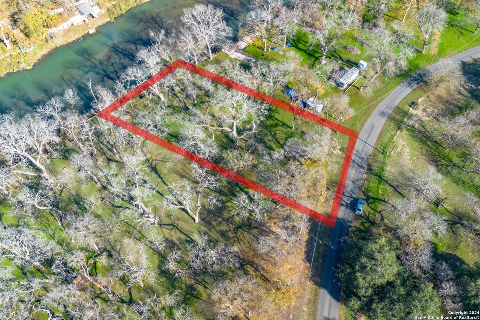 0.71 acres in Guadalupe County gallery image 3