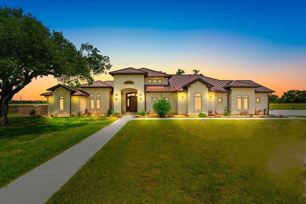 58.04 acres in Bee County