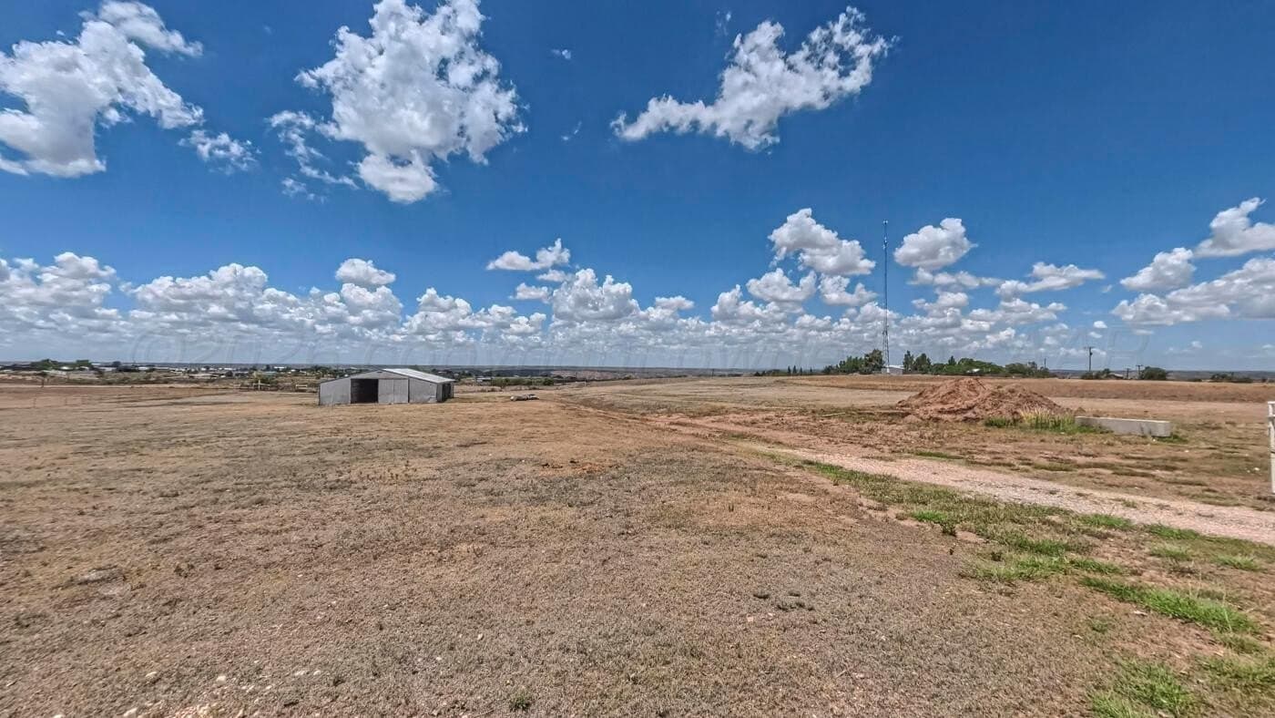 15.3 acres in Hutchinson County featured view