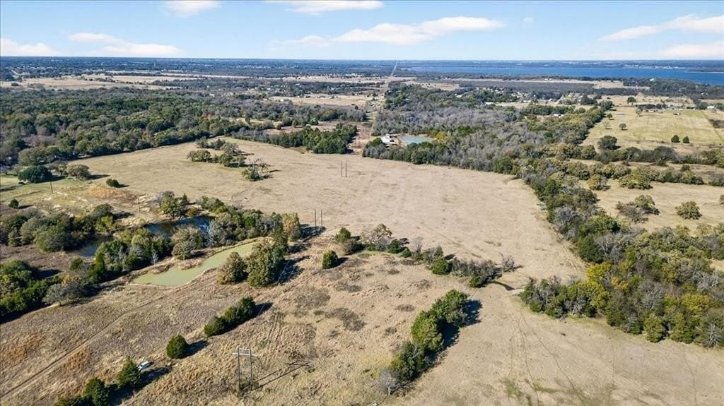 30.4 acres in Henderson County