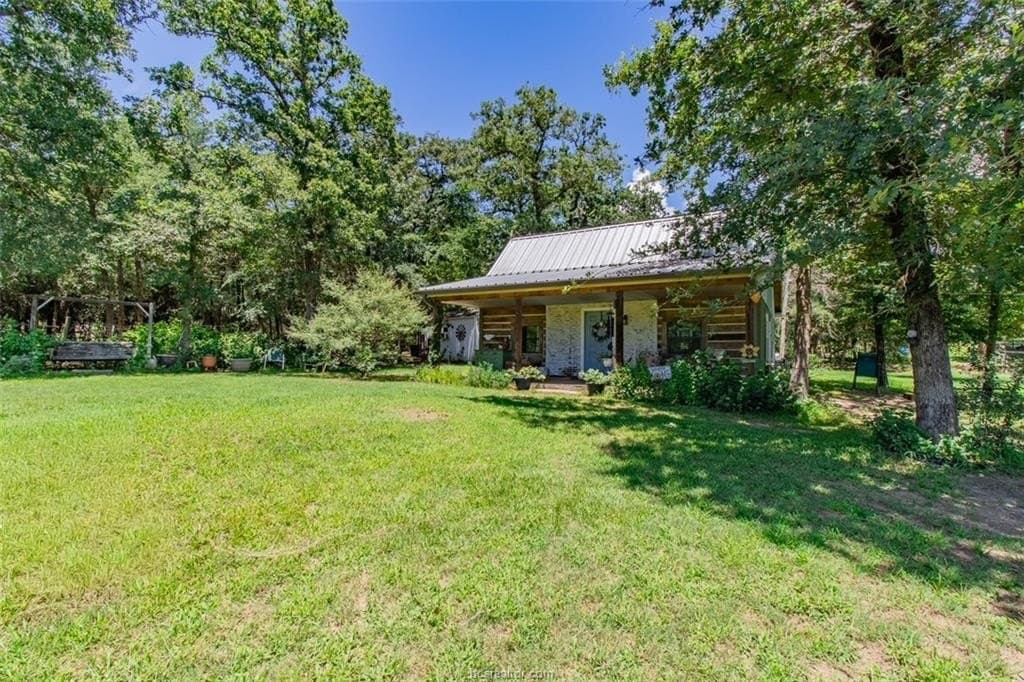 10.69 acres in Robertson County