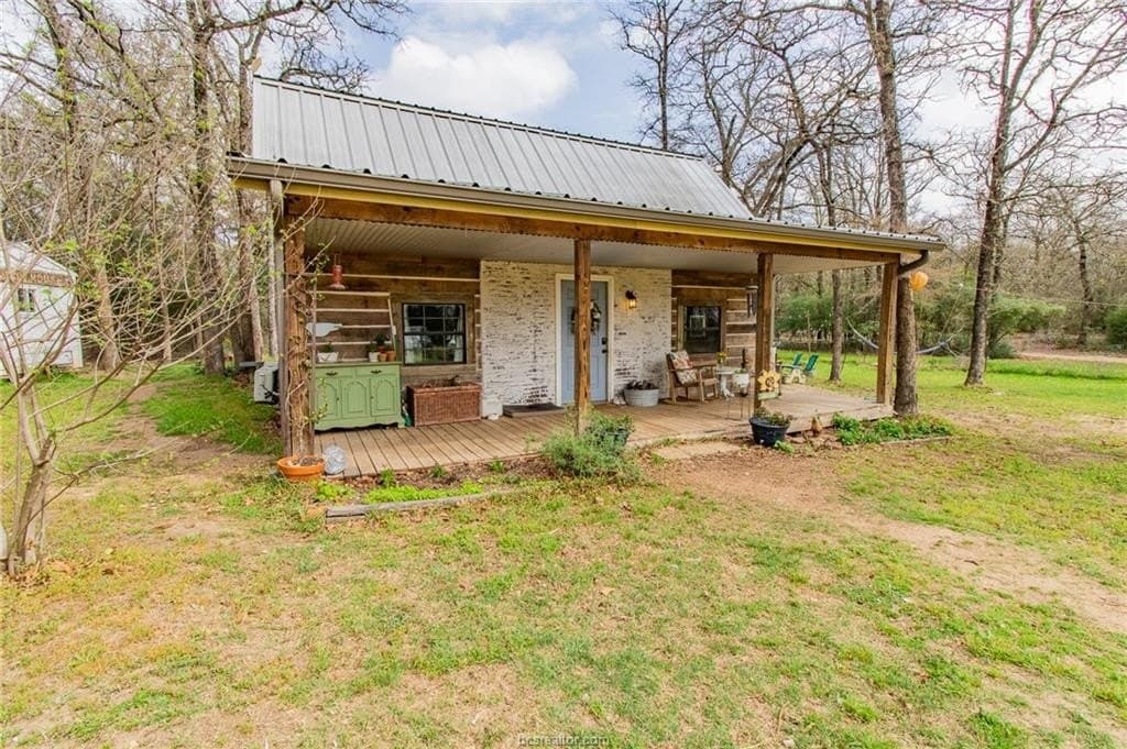 10.69 acres in Robertson County
