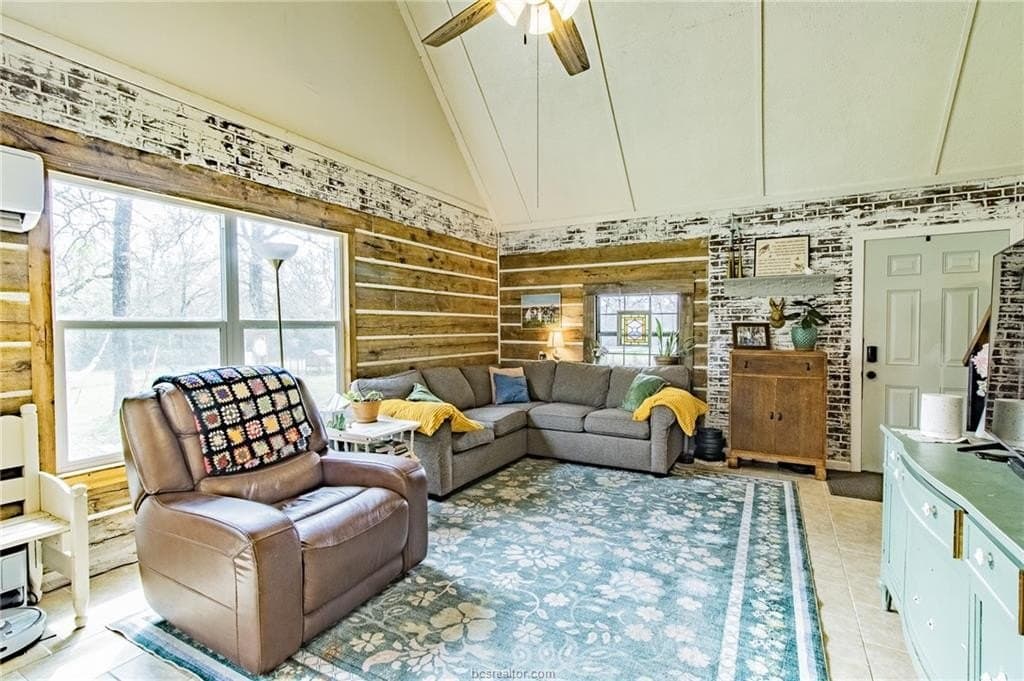 10.69 acres in Robertson County featured view
