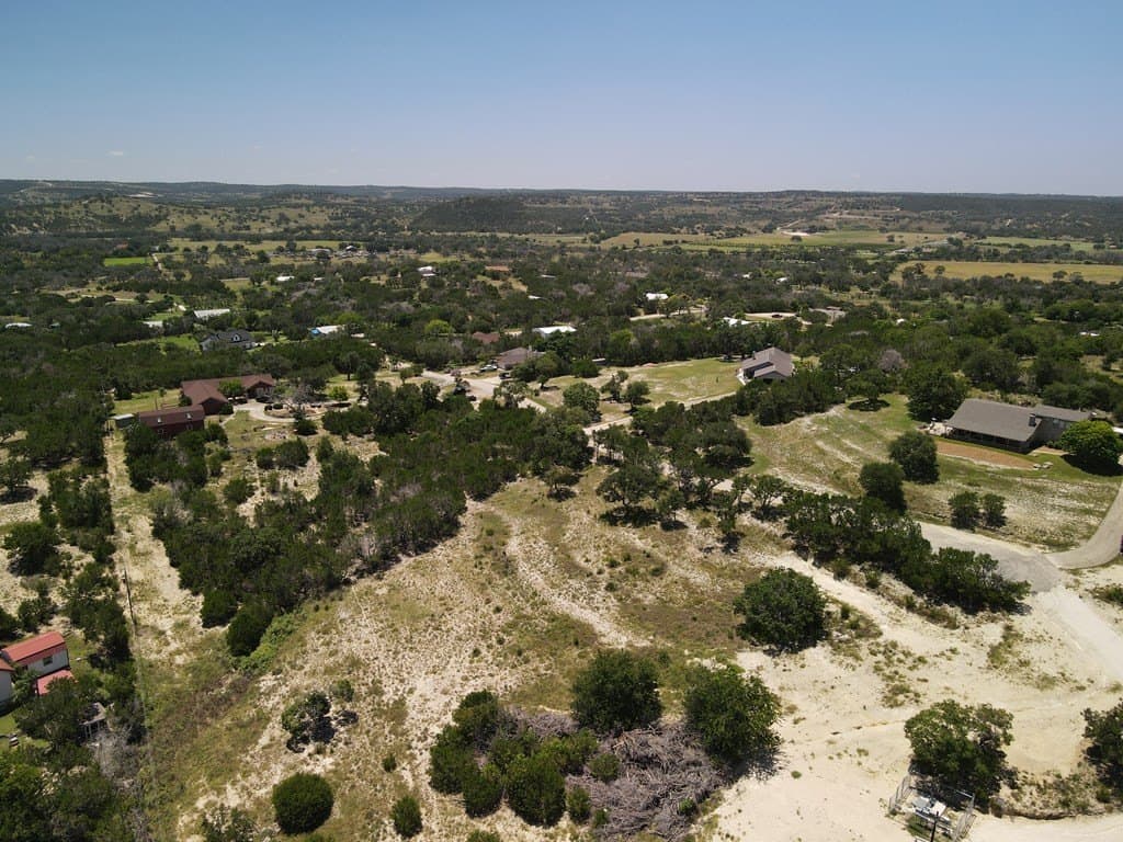 1.53 acres in Kerr County gallery image 3