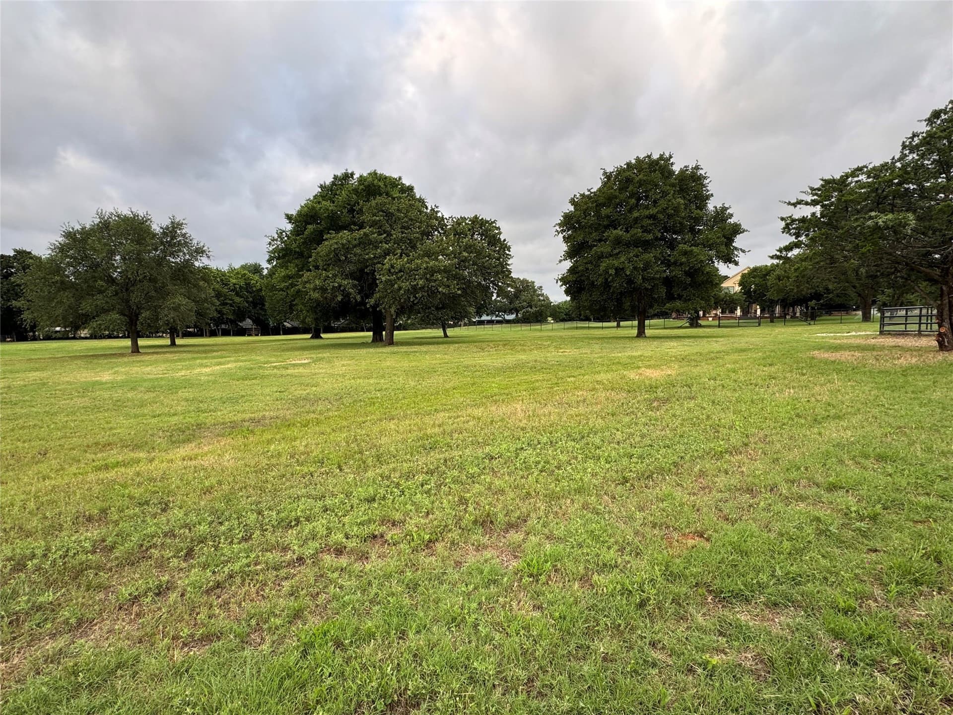 2.5 acres in Denton County gallery image 2